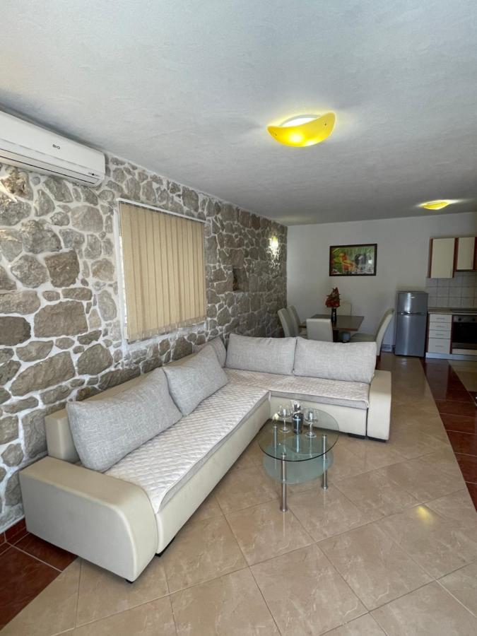 Ivan I Matej Apartments Blace Ngoại thất bức ảnh