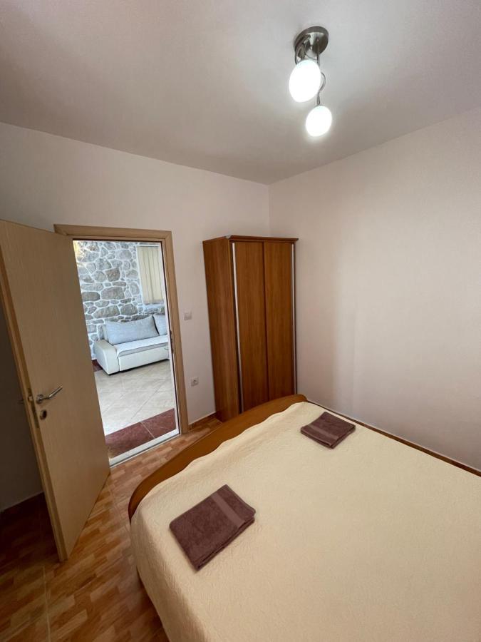 Ivan I Matej Apartments Blace Ngoại thất bức ảnh